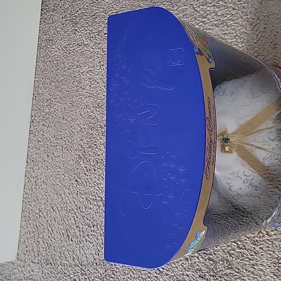 Holiday Disney Snow White Barbie - Picture 6 of 9